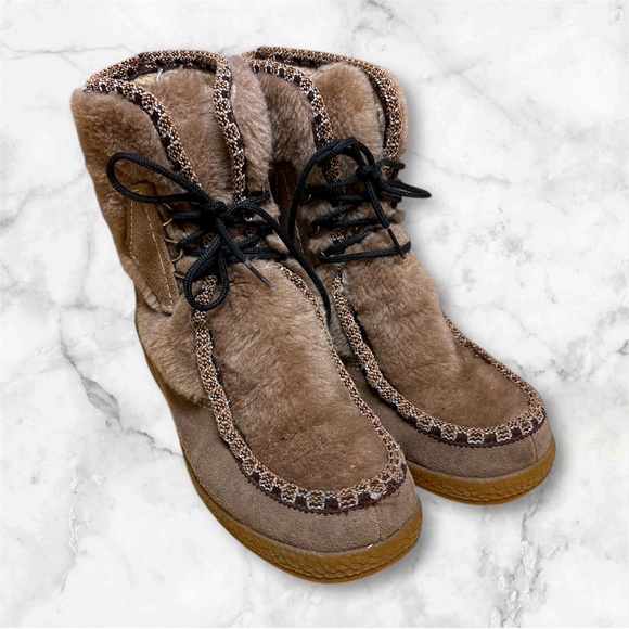 VINTAGE Casual Comfort  Boots Faux Fur Made in USA - Picture 1 of 7